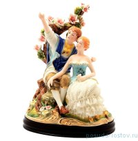 Статуэтка на деревянной подставке 34 х 25 см / 131241